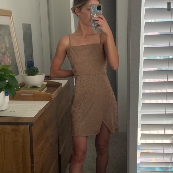 NWOT cheetah/leopard tan satin mini dress - Picture 1 of 10